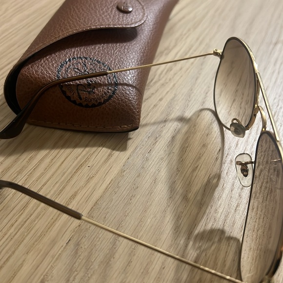 Ray-Ban RB3025 Metal Aviator Sunglasses For Men For Women - Picture 2 of 4